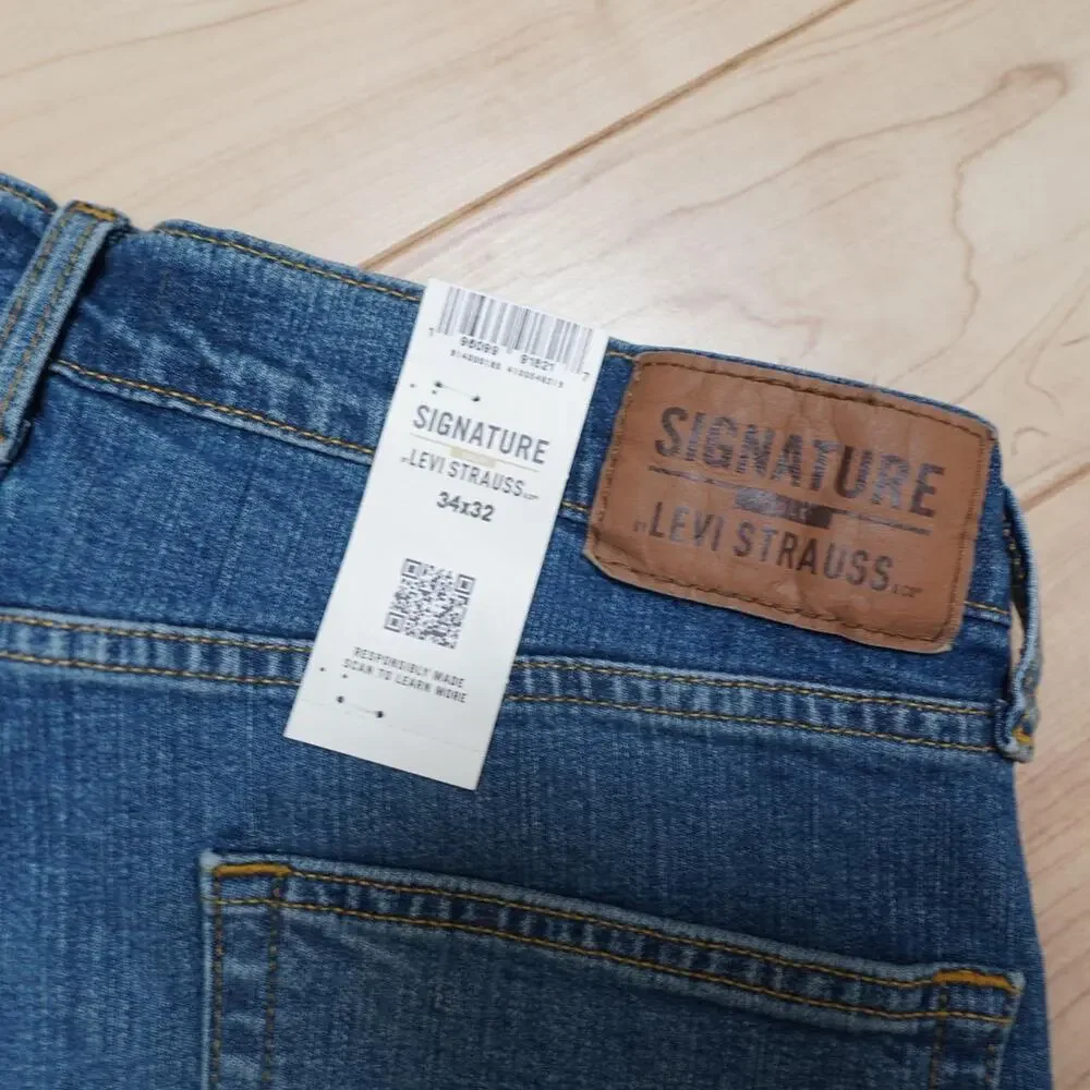 Signature by Levi Strauss Gold Regular Flex Jeans NWT Medium Wash 34x32